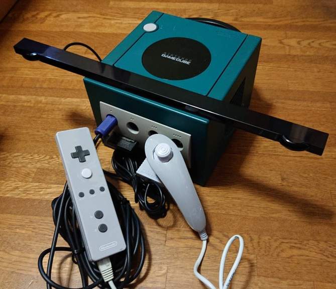 Δείτε τα prototype Wiimote και Nunchuk του GameCube!