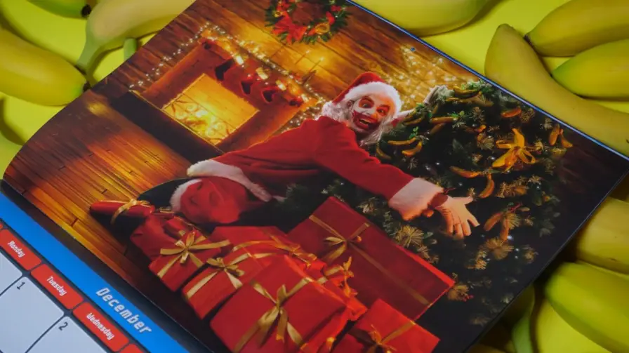 Το ημερολόγιο του Balatro με τον Ben Starr ως Jimbo είναι το πιο τρελό merch που έχεις δει ποτέ Το ημερολόγιο του Balatro με τον Ben Starr ως Jimbo είναι το πιο τρελό merch που έχεις δει ποτέ