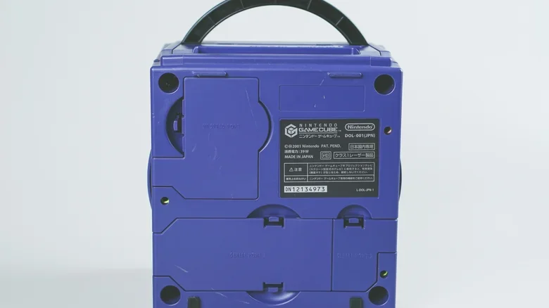 3 κρυφά ports στο GameCube που κανείς δεν είχε προσέξει μέχρι σήμερα 3 κρυφά ports στο GameCube που κανείς δεν είχε προσέξει μέχρι σήμερα