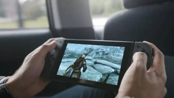 To amazon αναφέρει πως το Skyrim κυκλοφορεί στις 28/11/2017!